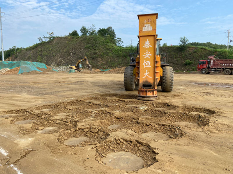 裝載機(jī)液壓夯實(shí)機(jī)